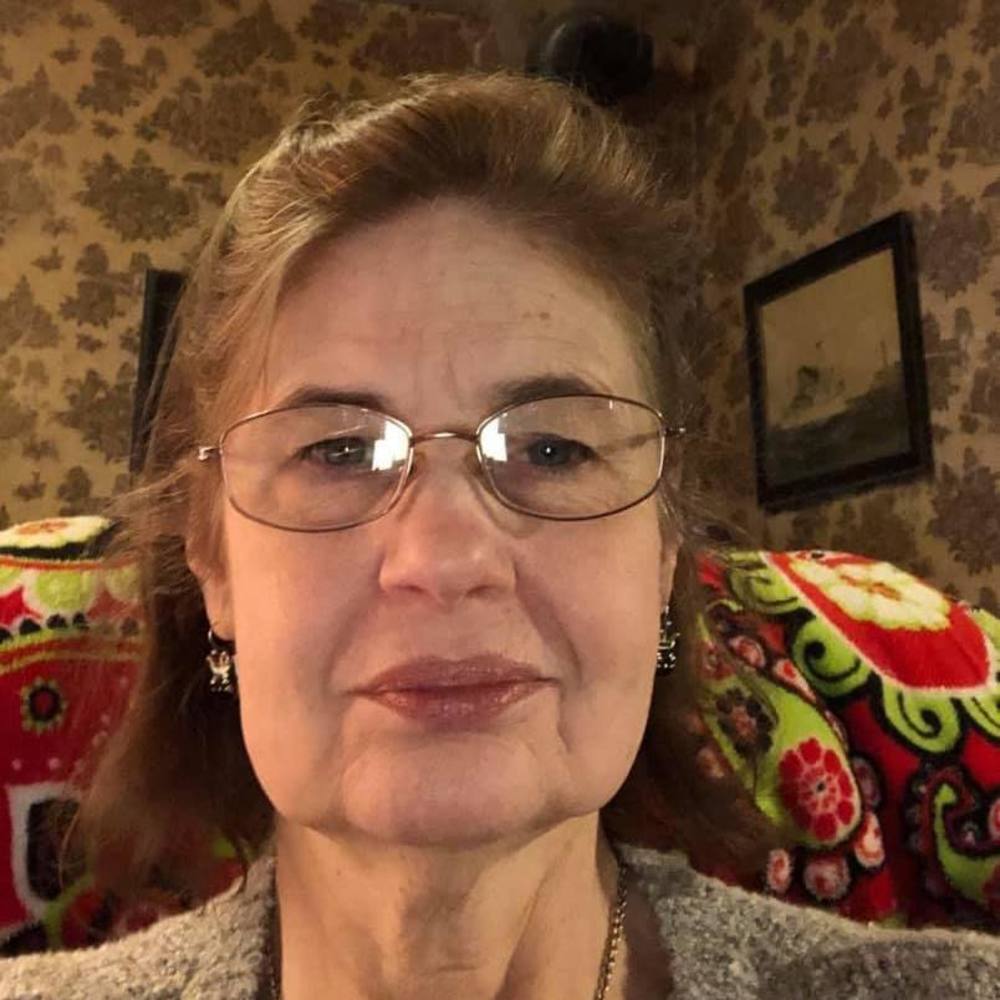 Meet your Posher, Suzanne